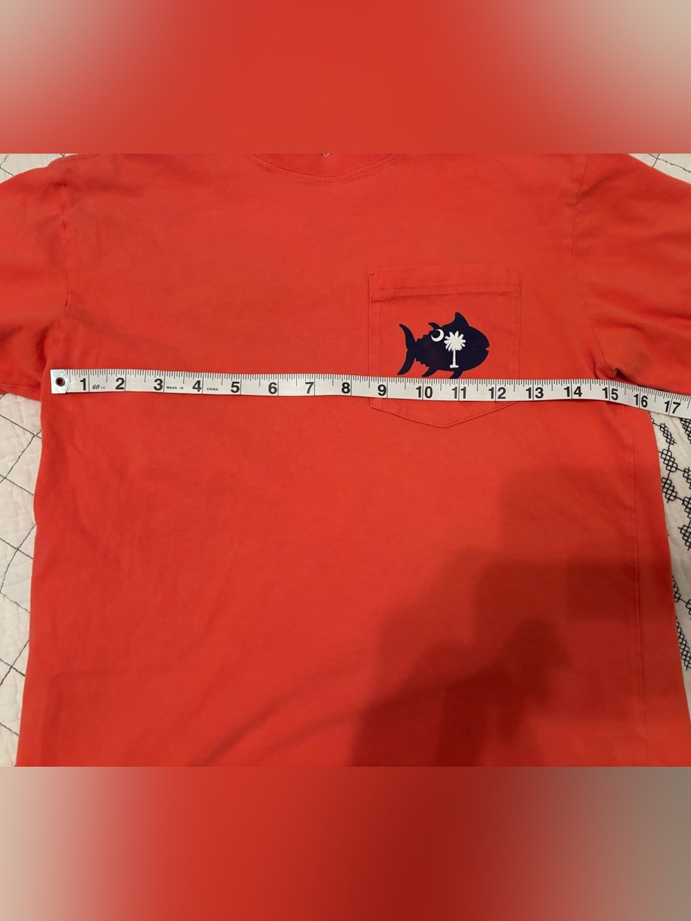 Southern Tide t-shirt South Carolina flag composed of tiny skipjack fish Tee XS - Picture 5 of 6